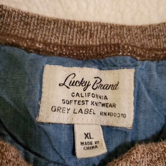 Mens Lucky Brand tan fleece pullover with 3 buttons. Size xl - Picture 5 of 7